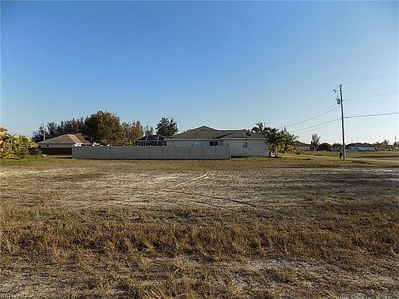5th image of 309 NW 35th Pl