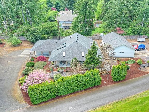 4th image of 2903 29th Ave NW