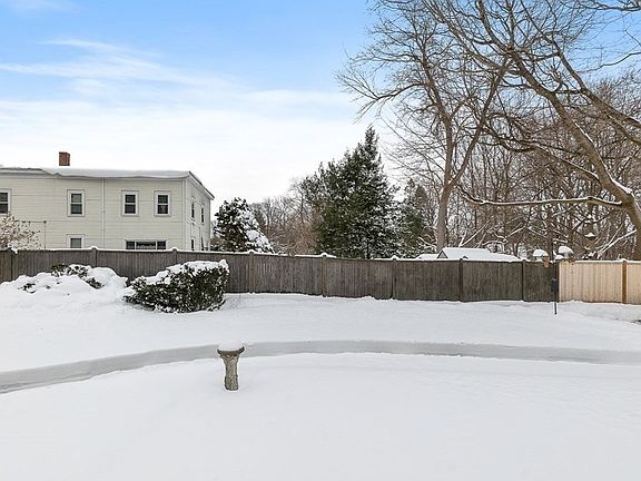 4th image of 52 Bradley Ave