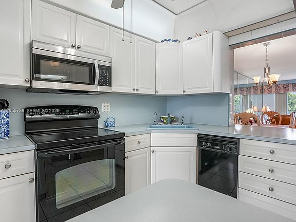 4th image of 455 Paradise Isle Blvd APT 207