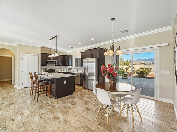 5th image of 6981 Queenswood Ct