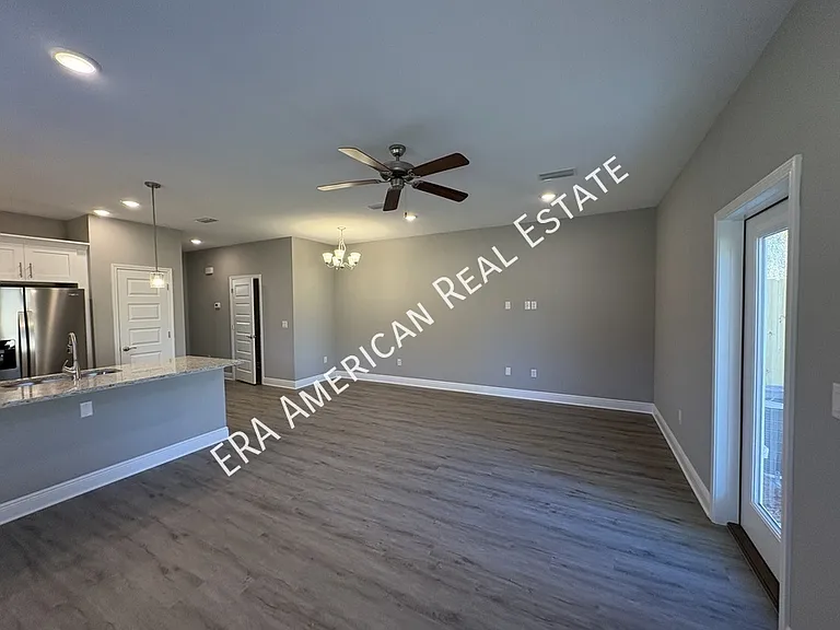 838 Fairview Dr — Photo 9
