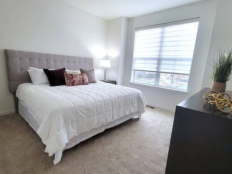 Enclave Crystal Lake Townhomes and Apartments — Photo 8