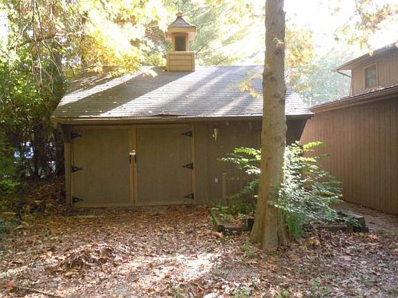 STORAGE SHED