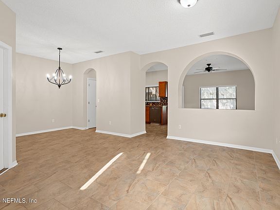 4th image of 555 DRY BRANCH Way