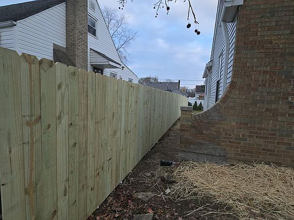 3rd image of 1094 Meadowdale Ave