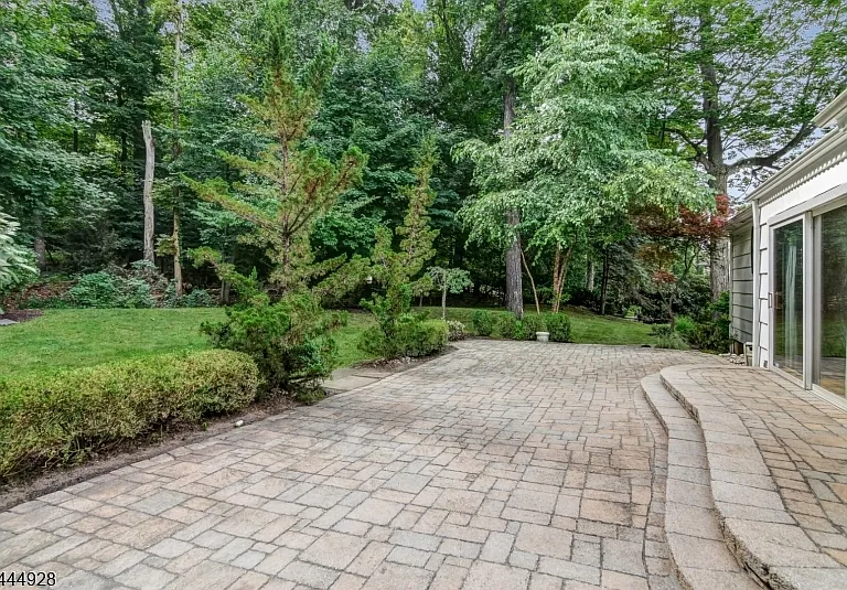 62 Candlewood Dr — Photo 20
