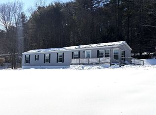 64 County Road, Springfield, VT 05150