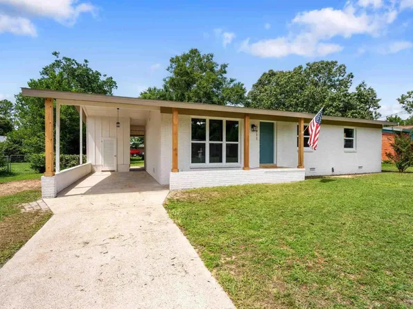 3811 Forest Glen Dr, Pensacola, FL 32504