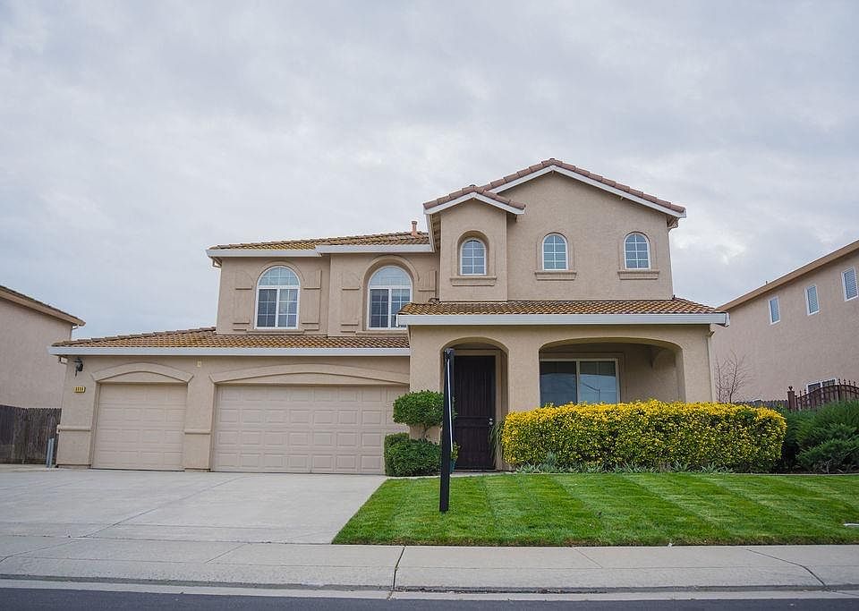 1st image of 8898 Bergamo Cir