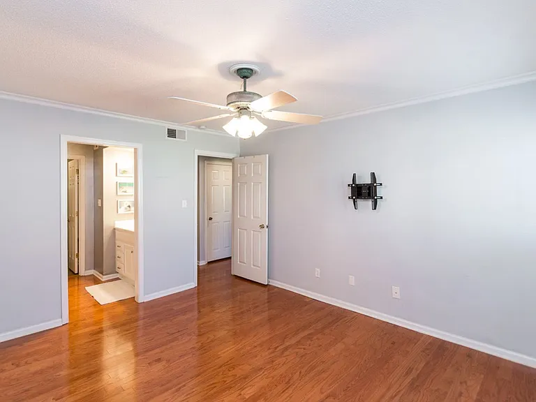 140 Lake Concord Rd NE #B4 — Photo 15