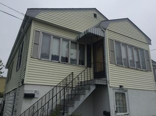 21 Beach Rd, Revere, MA 02151