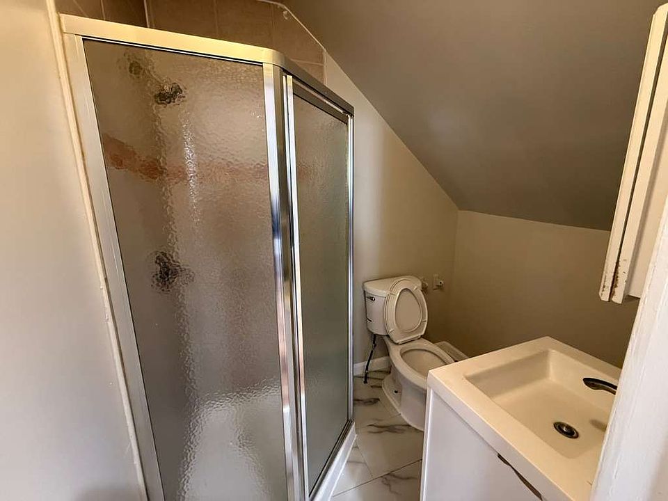 1st image of 115 Seymour Ave #3