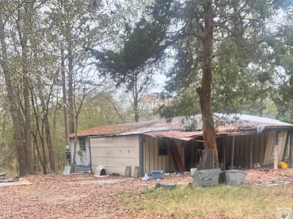 2nd image of 405 Shell Dr