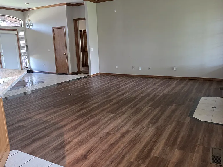 Dining Area to Entry