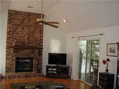 3rd image of 192 Wickford Ct