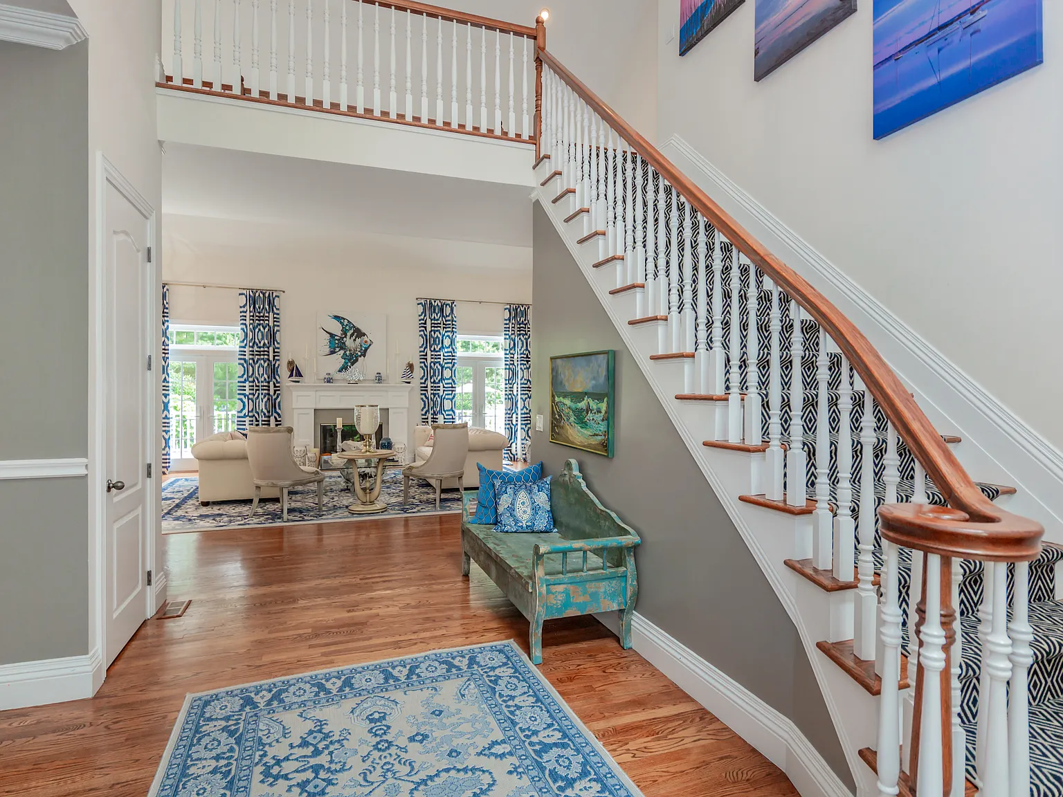 Elegant Six Bedroom Home Near Bay Beaches — Photo 4