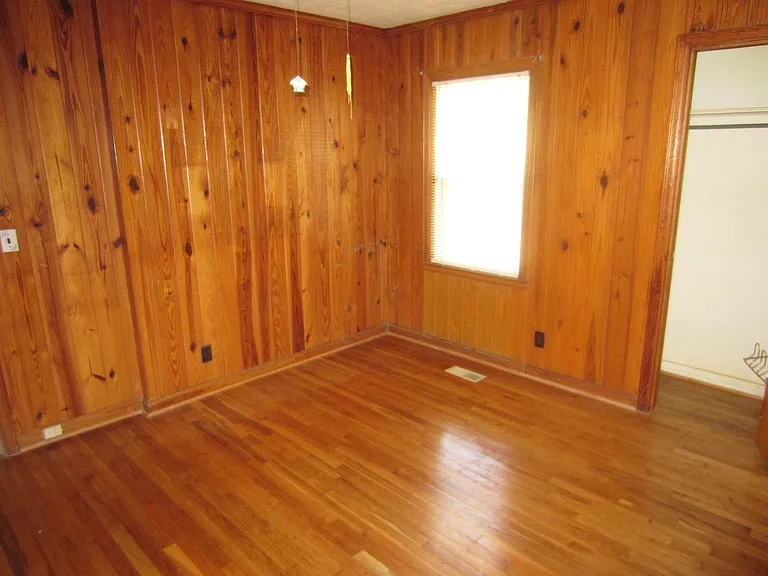 706 Pineview Dr — Photo 6