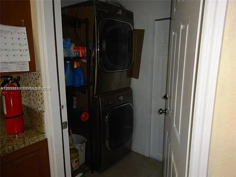 9240 SW 56th St #9240 — Photo 15