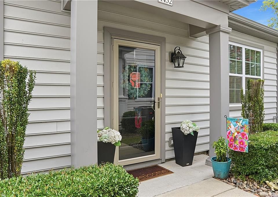 1st image of 4452 Turnworth Arch