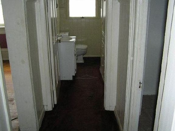 5th image of 343 E Lincoln Way