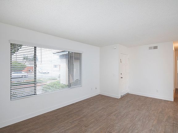 4th image of 11319 Linares St