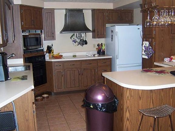 3rd image of 528 Amblers Ln
