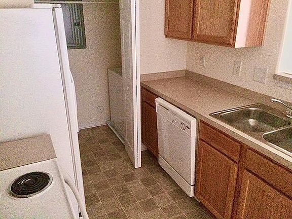 5th image of 7203 Lambeth Farm Ln