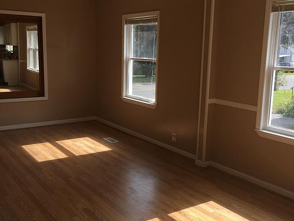 Living Room/ Dinning Room