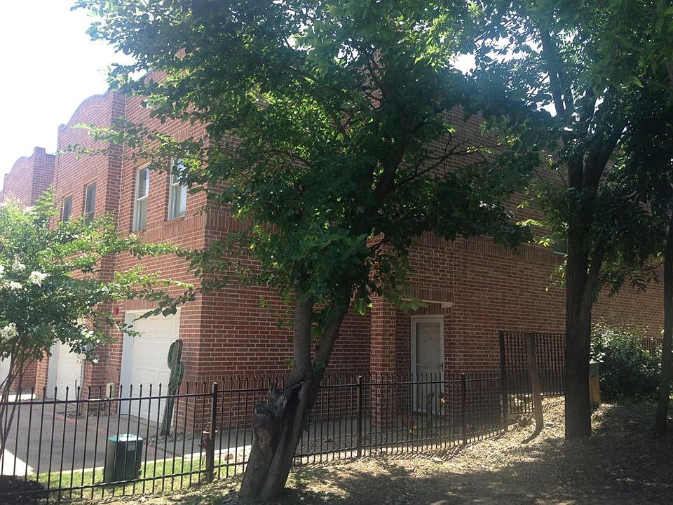 1st image of 213 E Mulberry St
