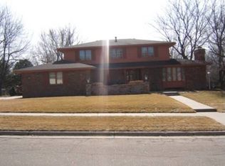 6701 Everett St, Lincoln, NE 68506