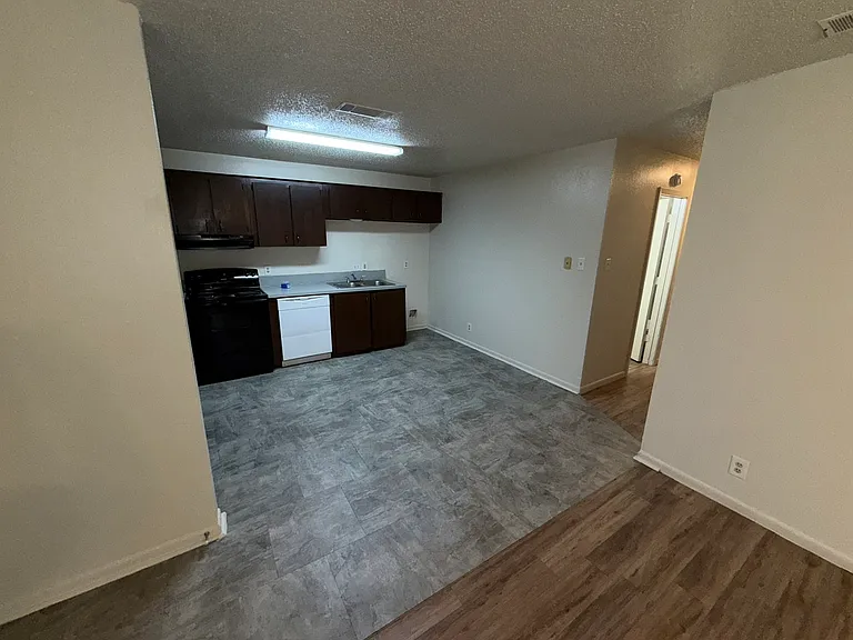 4504 Calle Nogal St #B — Photo 10