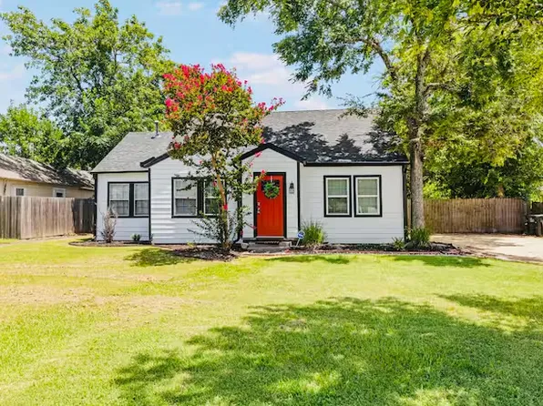 1017 Milner Dr, College Station, TX 77840