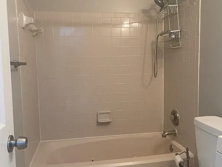 6008 Ellesmere Ct #F — Photo 8