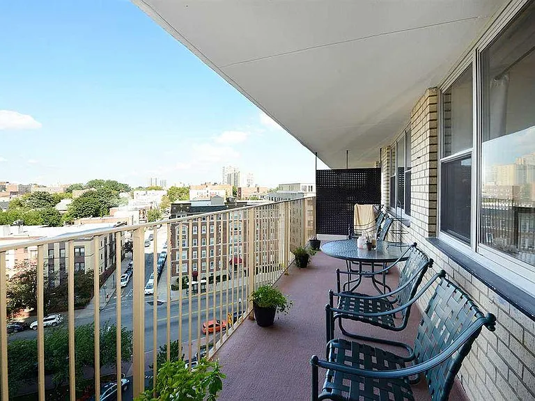 6040 Kennedy Blvd E #8 — Photo 4