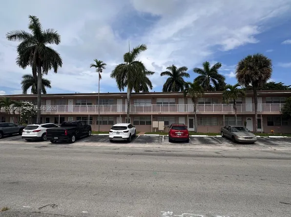 230 SW 11th Ave APT 14, Hallandale, FL 33009