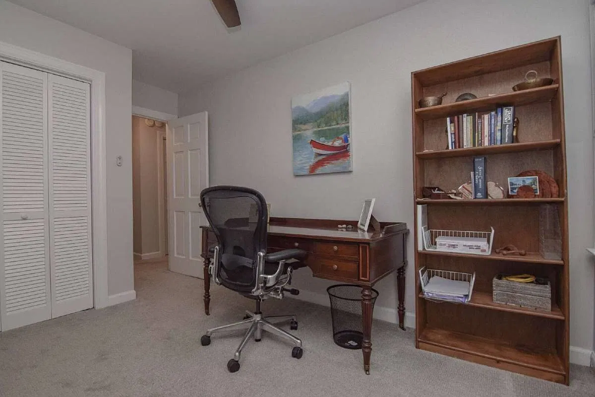 1082 S Shadow Dr in Mount Pleasant, SC 29464 — Photo 4