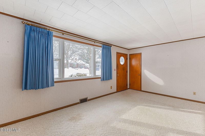 3rd image of 58 E Highland Drive