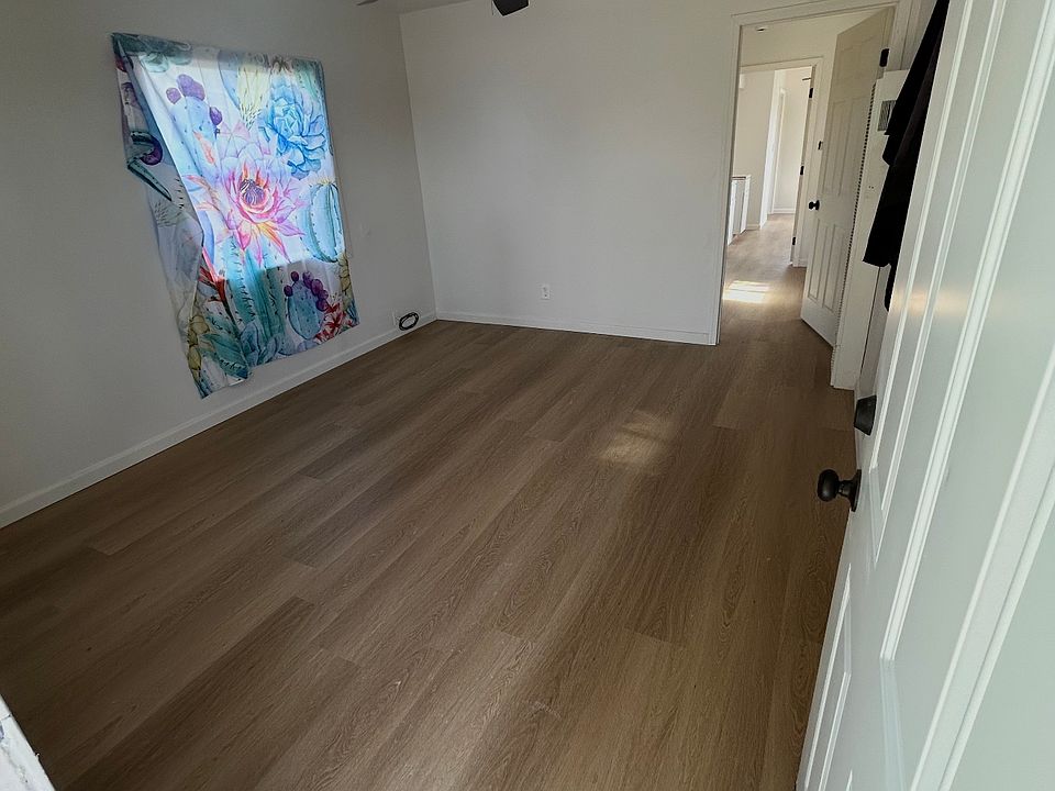 2nd image of 712 S F St
