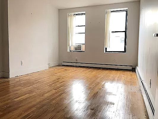 3rd image of 1044 Putnam Ave APT 3
