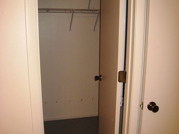 2nd image of 762 N Jefferson Ave #762