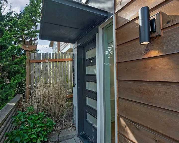 2108 E James St #A — Photo 2