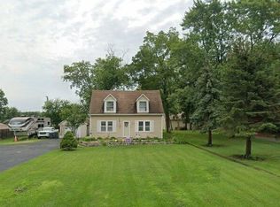 38593 N Pine Ave, Zion, IL 60099