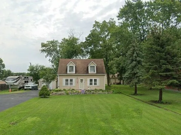 38593 N Pine Ave, Zion, IL 60099