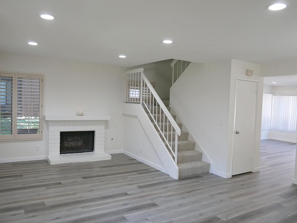 Entertaining room/living room area