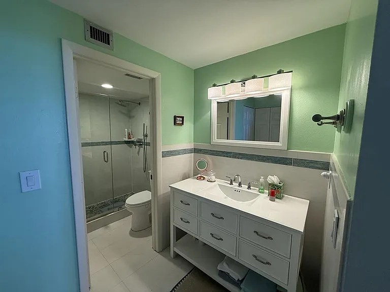 440 Seaview Ct #1210 — Photo 12