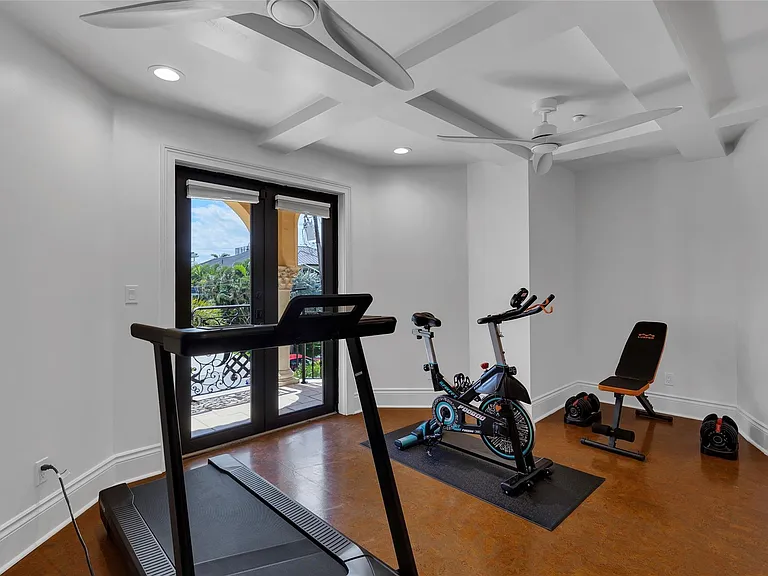 1011 Rhodes Villa Ave — Photo 95
