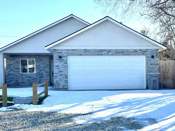 117 W Wyoming Ave, Homedale, ID 83628
