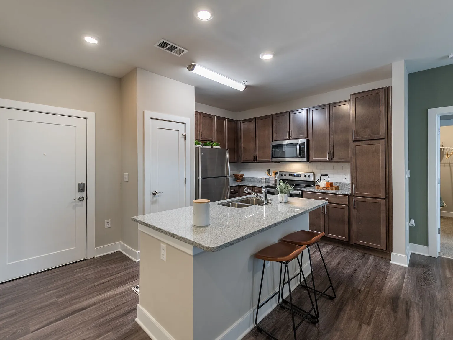 Attain at Harbour View — Photo 2