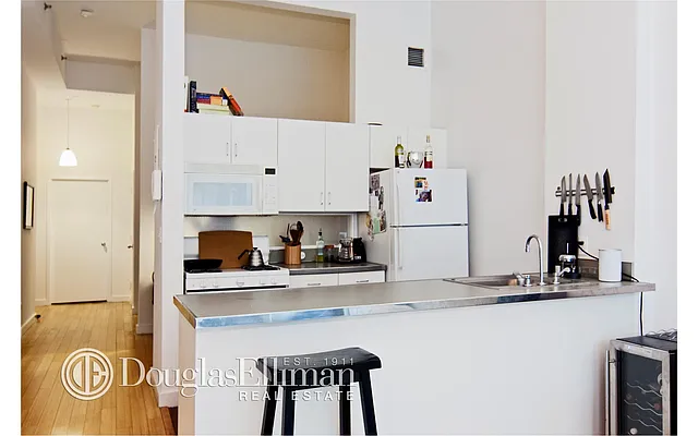 Rented by Douglas Elliman | media 32